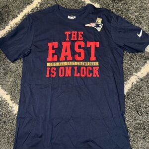 2015 New England Patriots AFC East Champions Nike T-shirt NWOT adult lar…